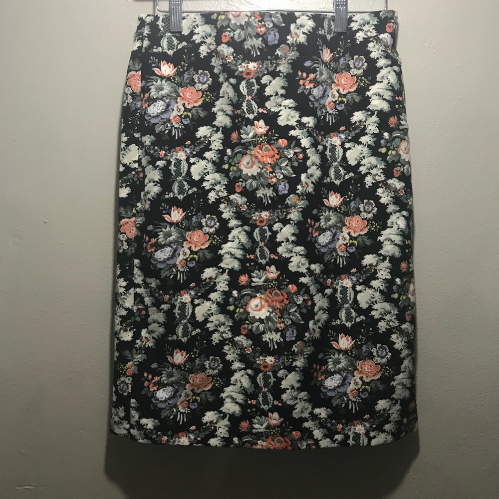 🌂Philosophy Apparel Black Floral Sz. 4 Skirt